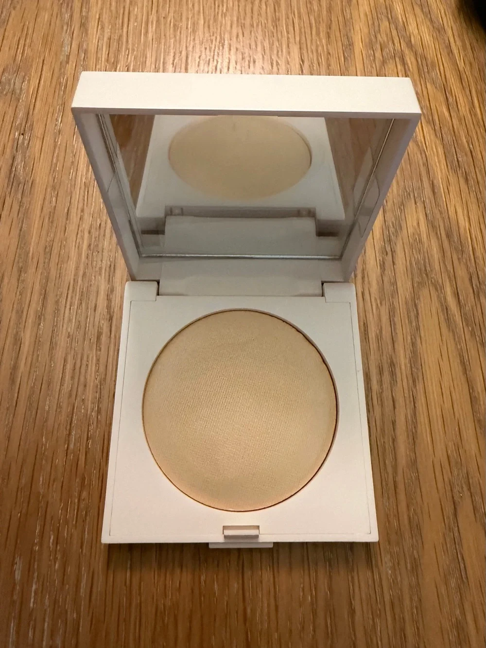 LAURA MERCIER Real Flawless Luminous Perfecting Pressed Powder Translucent Honey
